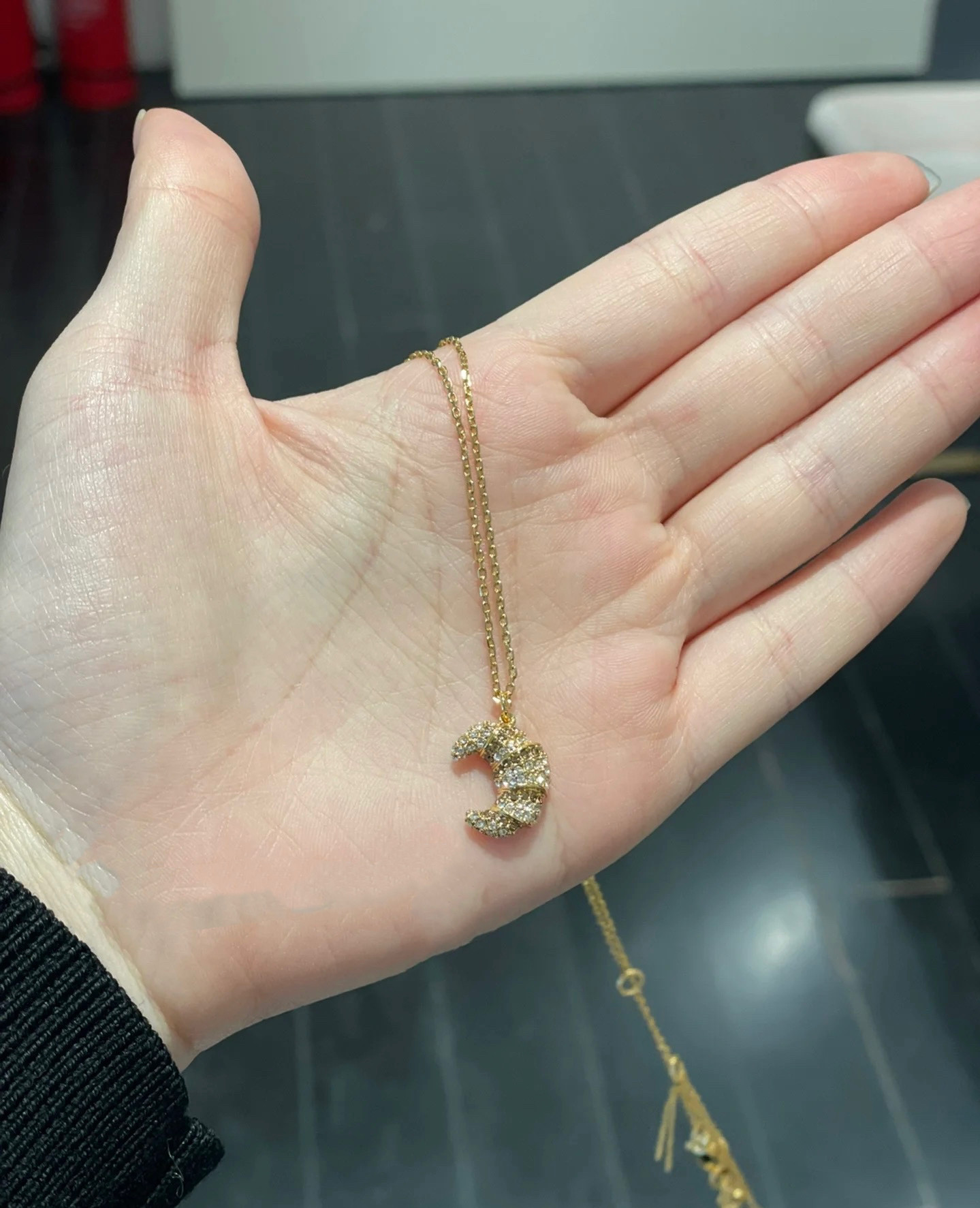 高品质原单出口欧美大牌原单牛角包可颂项链女