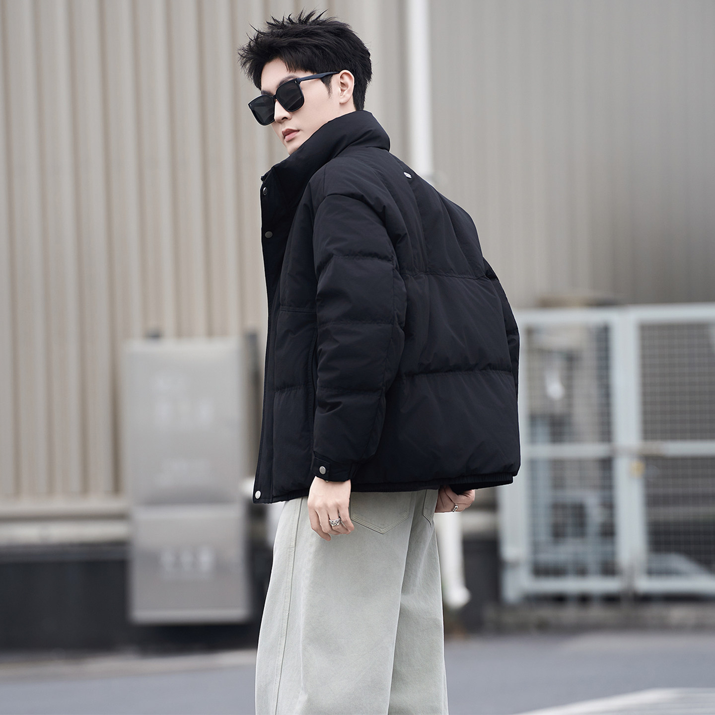 轻薄羽绒服男冬季爆款2025新款高端正品立领男装加厚保暖休闲外套
