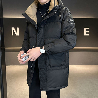 高端连帽休闲中长款徽章羽绒服男