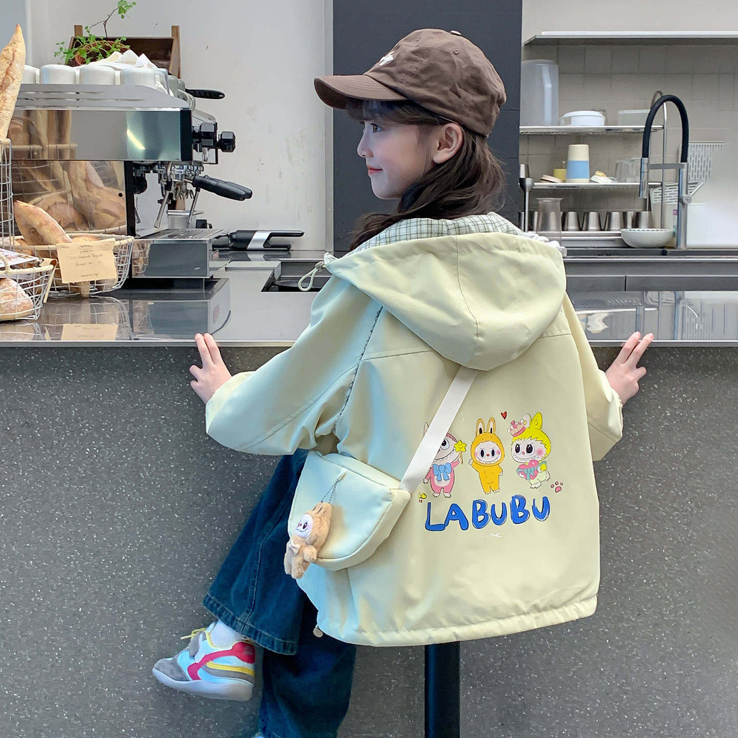 女童外套早春装冲锋衣洋气2025新款小女孩春季童装超好看时髦上衣