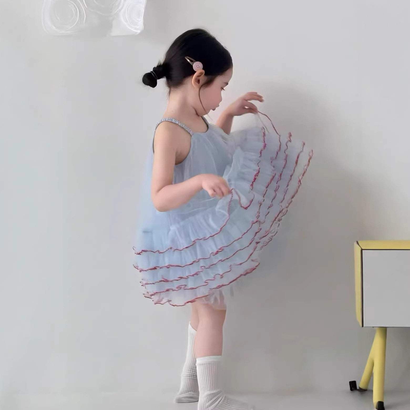 女童春夏洋气2026新款韩系女童连衣裙公主裙吊带蓬蓬纱裙