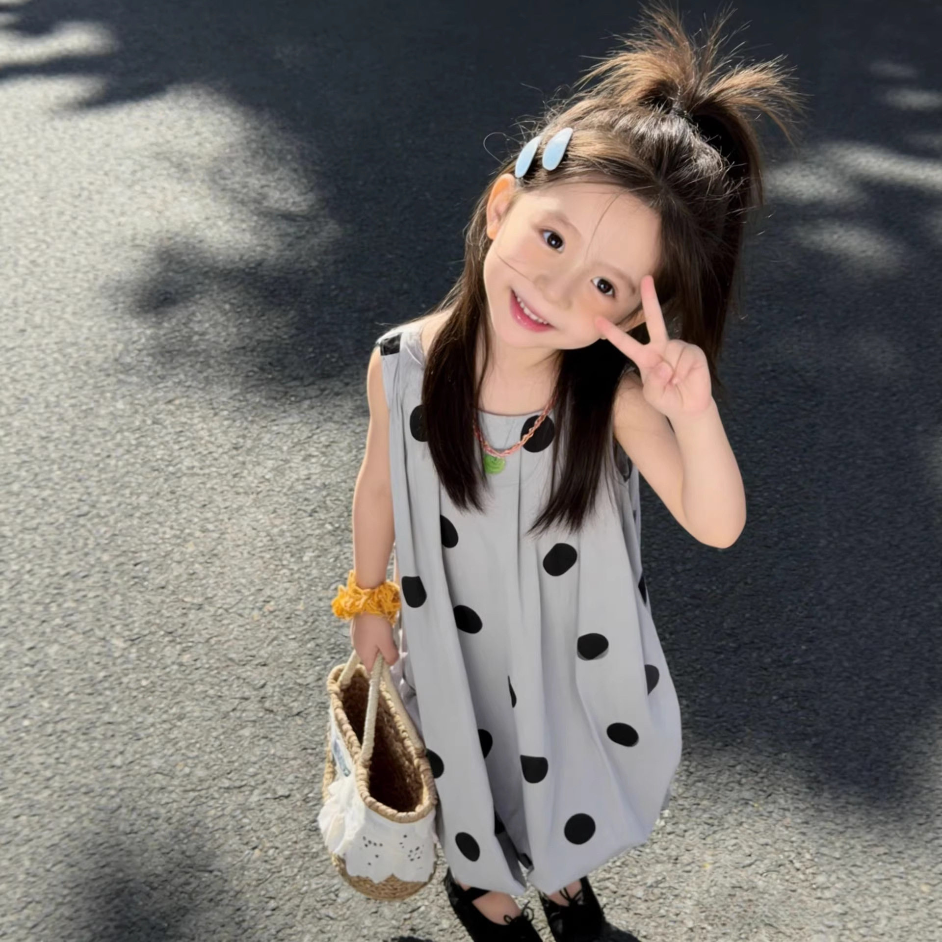 波点连衣裙女童夏季2026新款儿童裙子纯棉无袖背心裙中长裙度假风