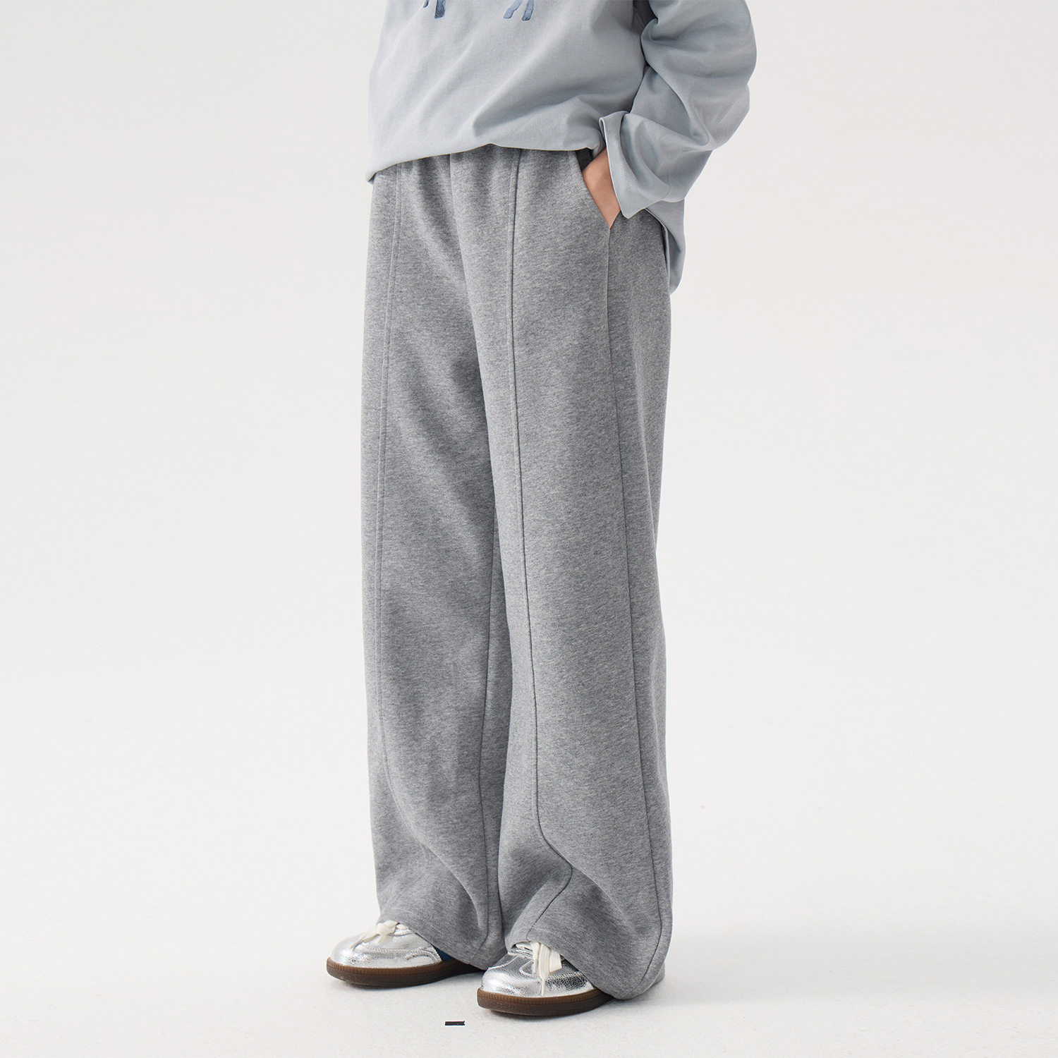 女童百搭直筒卫裤2026春装新款儿童休闲宽松阔腿裤中大童运动裤子