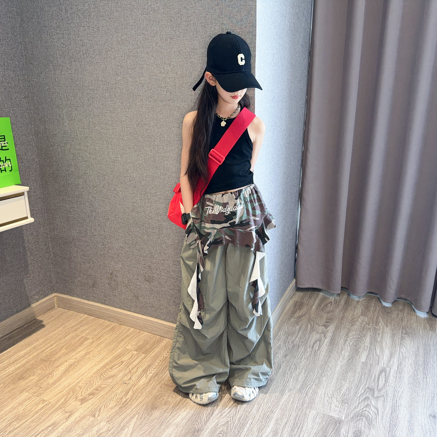 女童夏季背心套装酷飒爵士街舞演出服大童屁帘工装阔腿裤伞兵裤夏