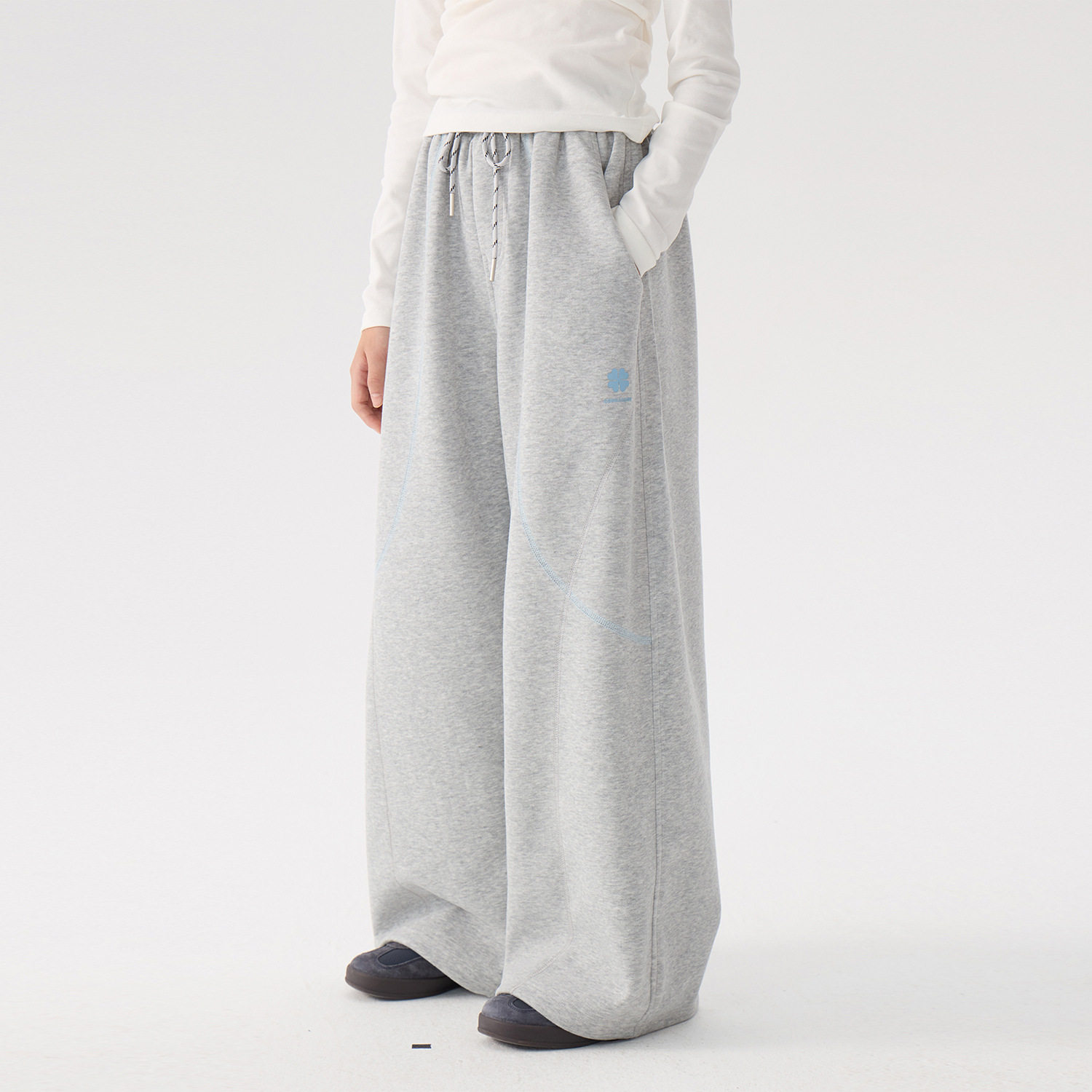 女童设计感弯刀裤2026春装新款儿童美式宽松运动卫裤休闲阔腿裤子