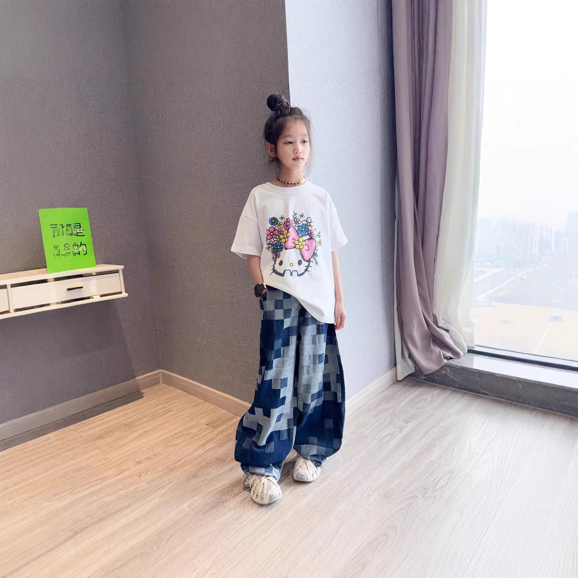 女童棋盘格牛仔裤2026春装新款洋气女孩宽松休闲弯刀裤儿童短袖T