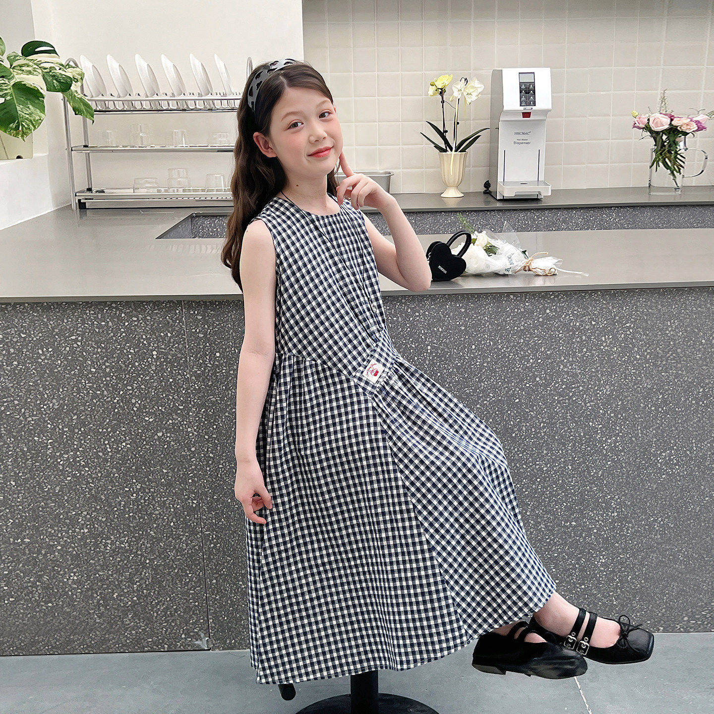 儿童格子连衣裙女童洋气长裙子大童无袖背心裙女孩2026夏装新款