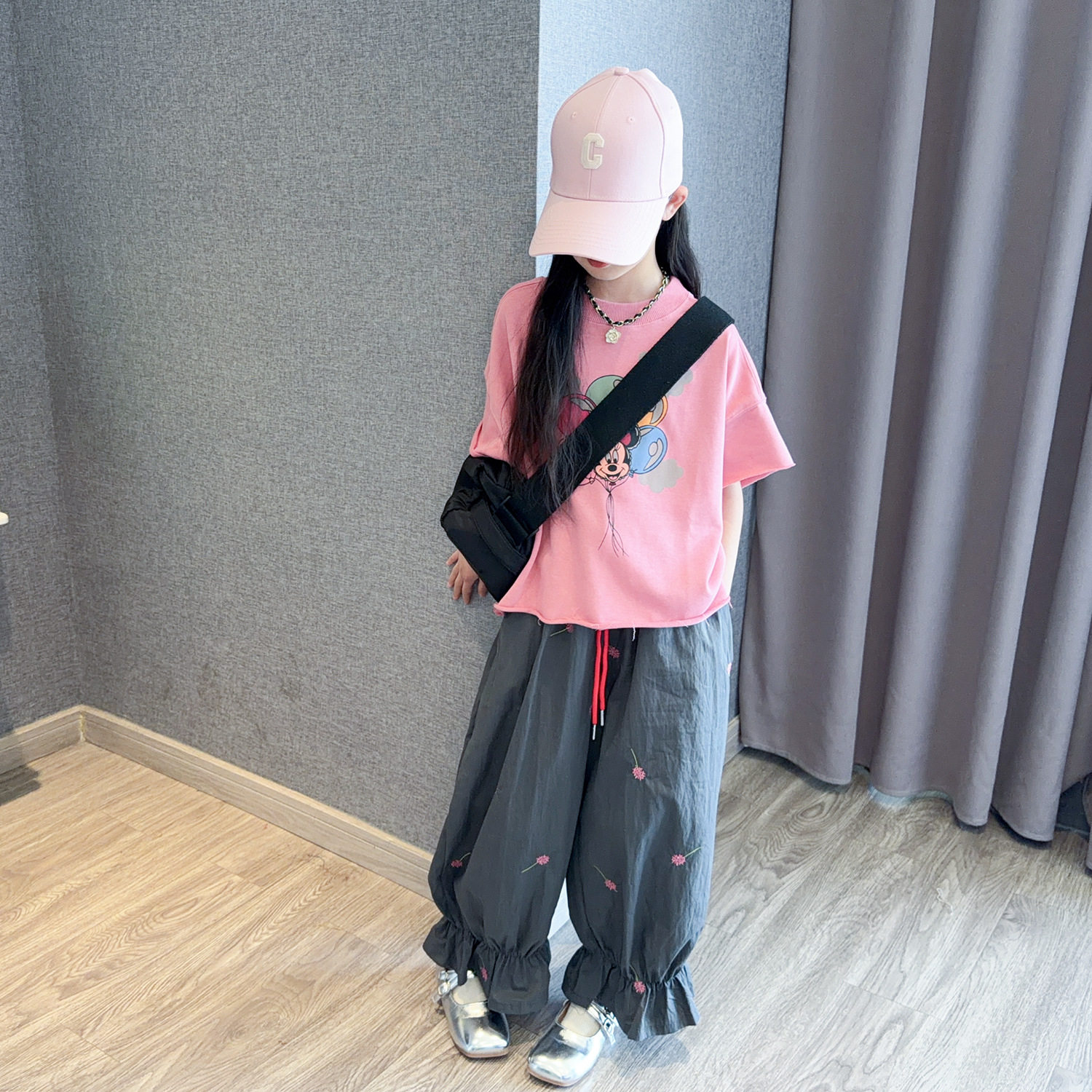 女童2026新款夏装洋气休闲短袖T恤上衣儿童个性百搭灯笼裤套装潮