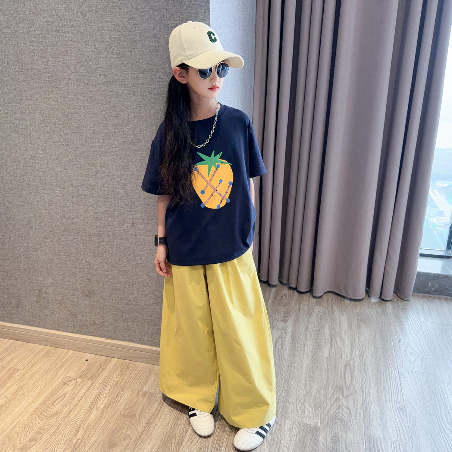 女童2026夏季多巴胺穿搭一整套洋气女孩休闲短袖上衣阔腿裤两件套