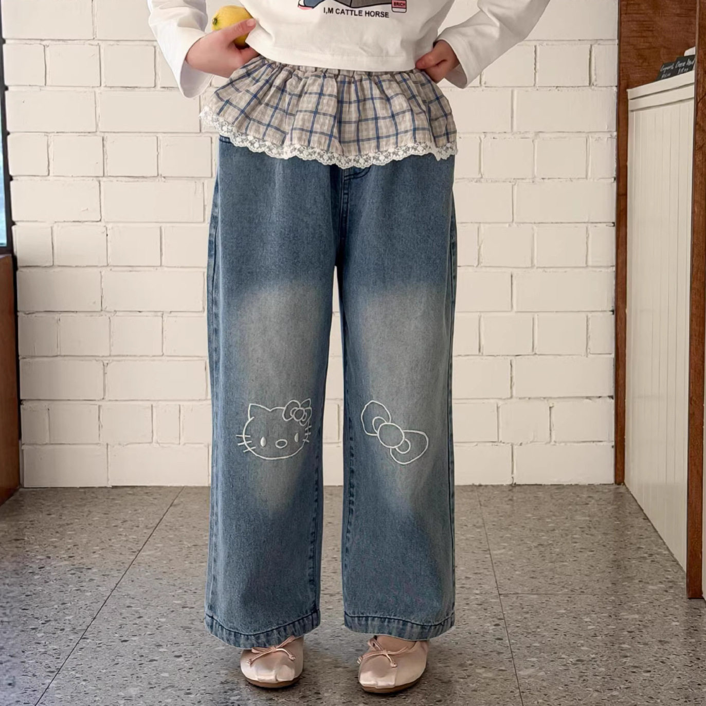 税后价女童牛仔裤2026春款宝宝洋气时髦直筒长裤儿童绣花阔腿裤子