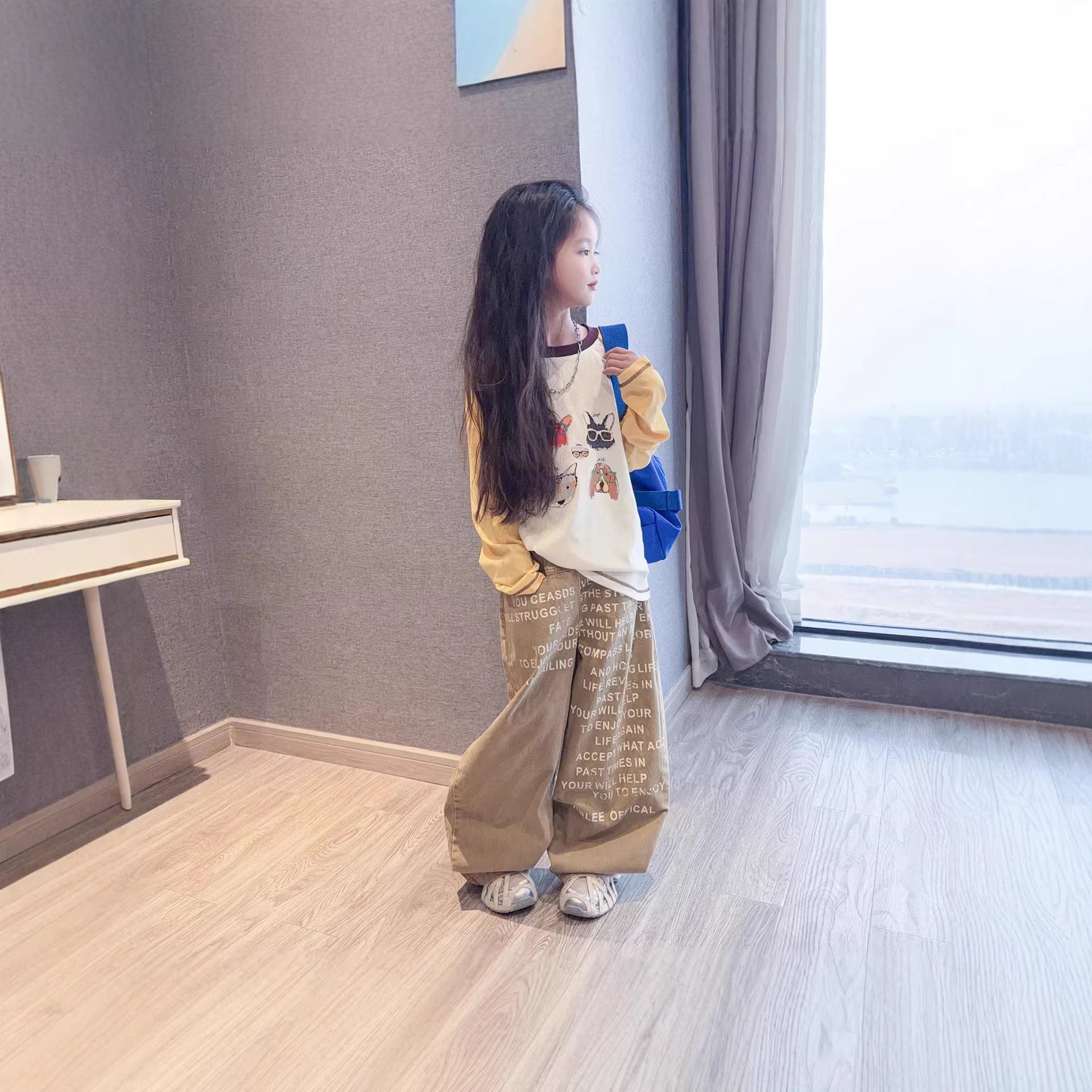 女童2026春装新款美式字母印花牛仔裤大童女孩宽松直筒阔腿弯刀裤