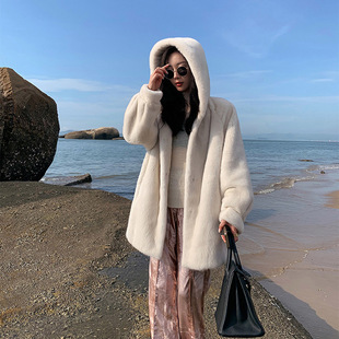 2025秋冬皮毛一体欧貂绒环保皮草大衣女仿水貂连帽年轻中长款外套