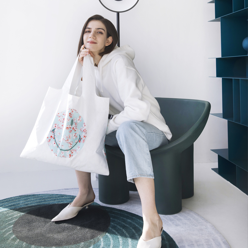 loqi潮流结实杜邦花朵笑脸环保袋