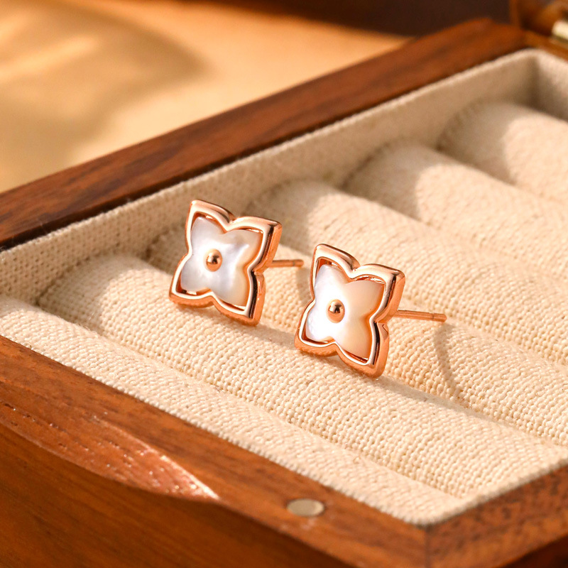 法式天然贝母四叶草耳钉女简约轻奢高级感耳环秋冬气质银针耳饰