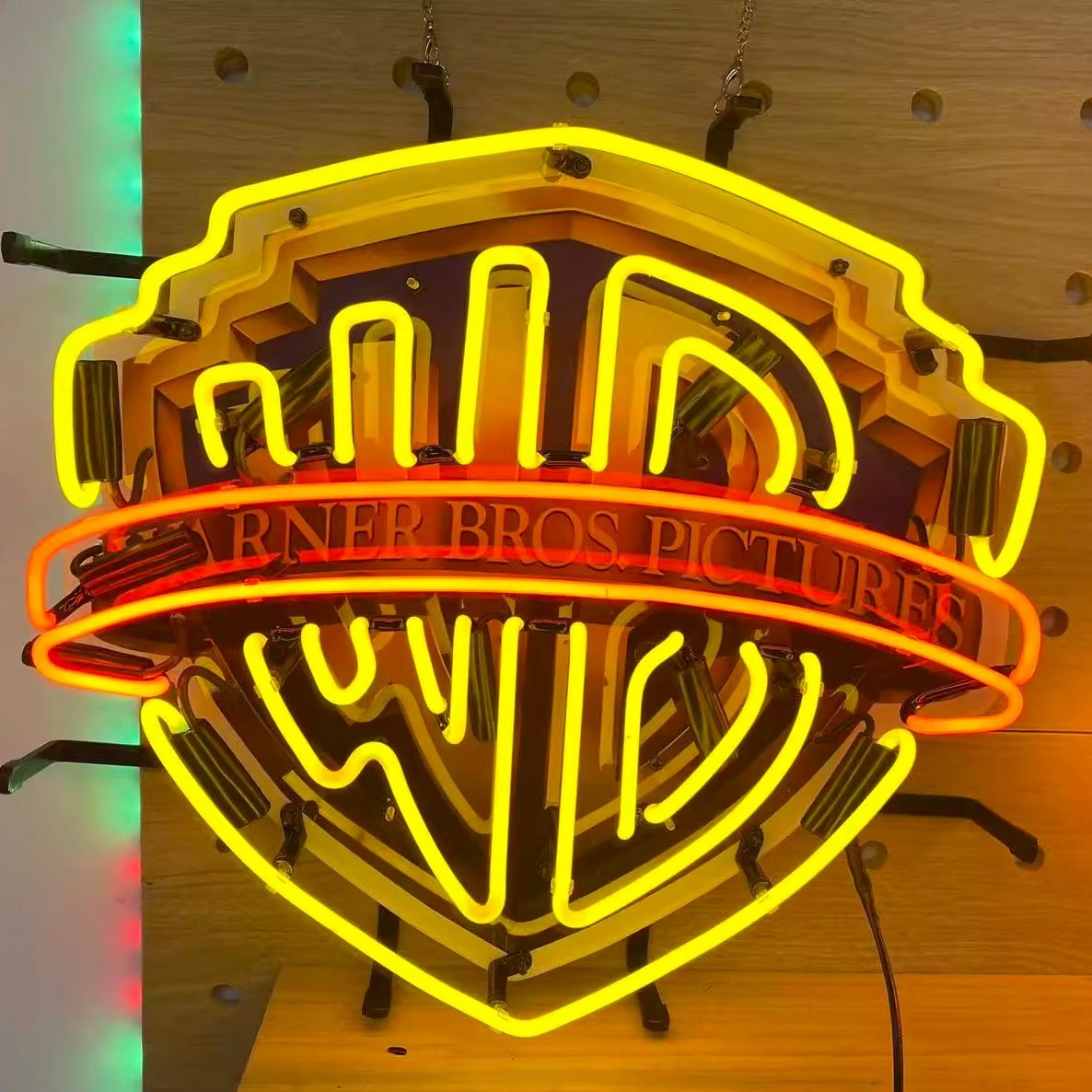 华纳兄弟霓虹灯 wb标志电竞房装饰灯网红酒吧氛围灯定制霓虹灯牌