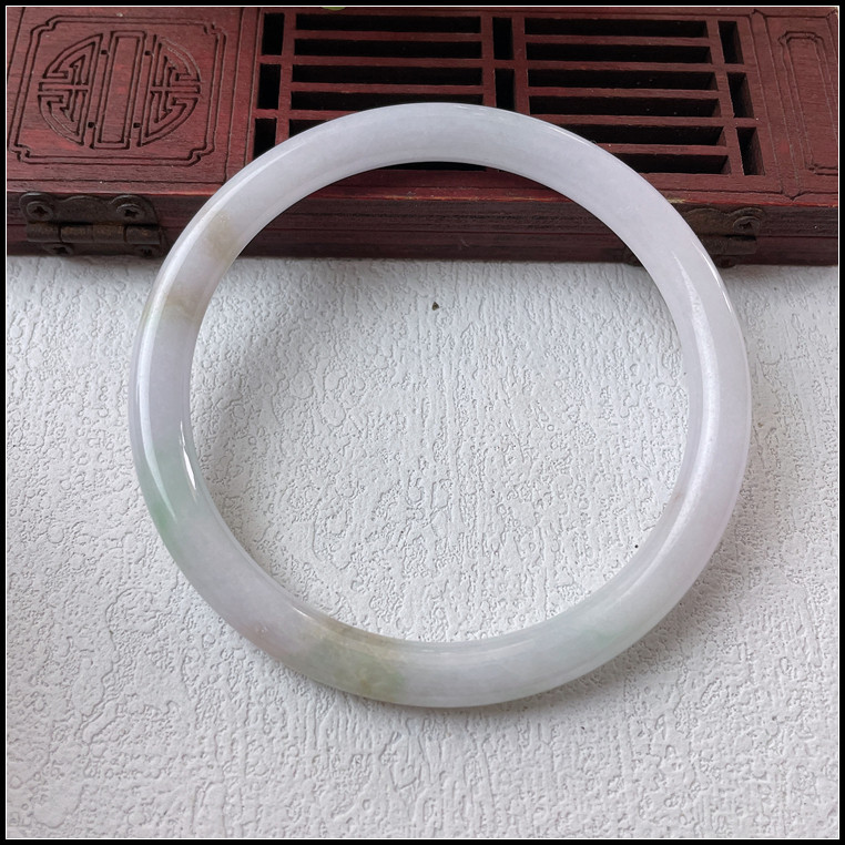 天然翡翠手镯小圆条叮当镯