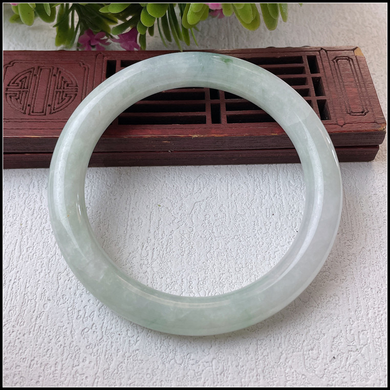 56圈口天然缅甸翡翠A货手镯冰糯种飘花圆条美人镯玉镯子女