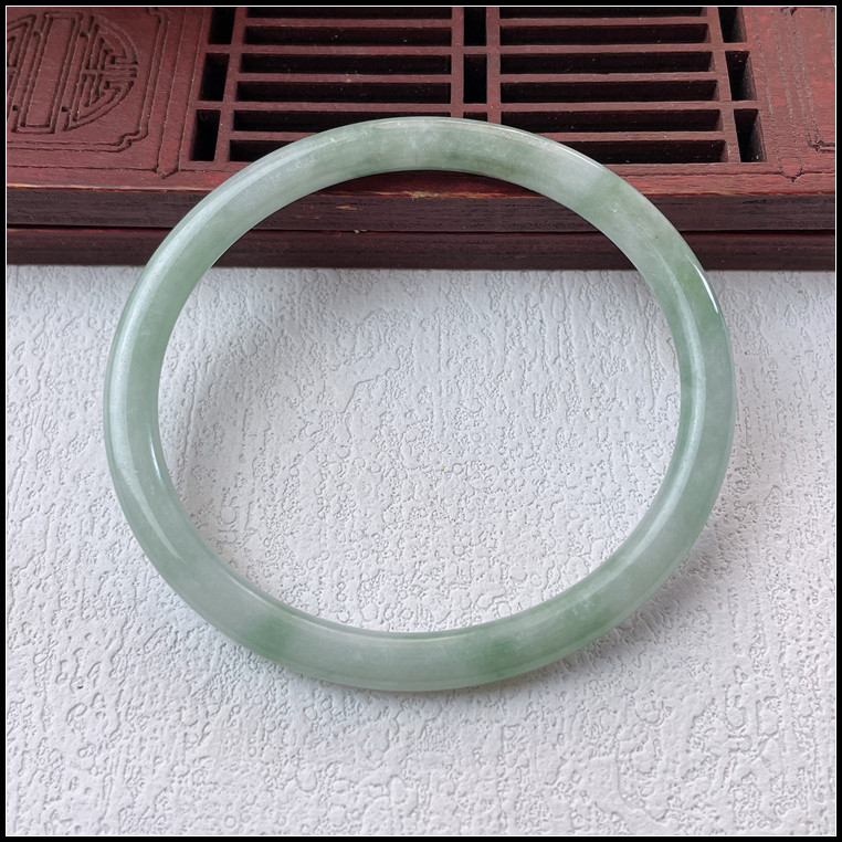 54长内径天然缅甸翡翠A货贵妃手镯冰糯种飘花细条叮当镯玉镯子女