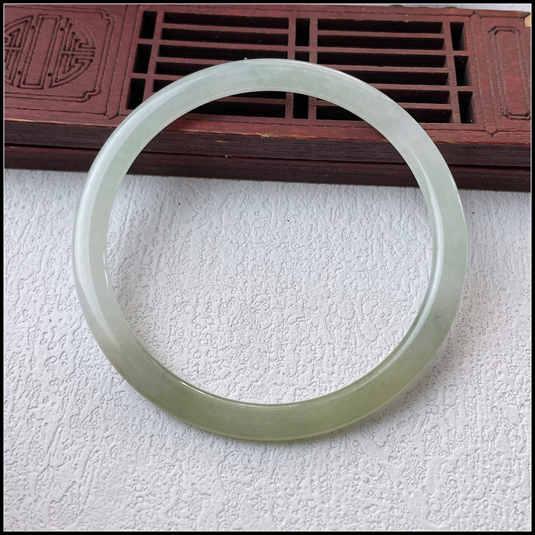 55圈口天然缅甸翡翠A货手镯冰糯种半山半水飘黄翡叮当镯细条玉镯