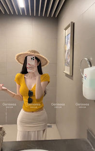 Genieeea吉妮 宝藏 韩系v领针织t恤百搭短袖 设计感开衬裙裤