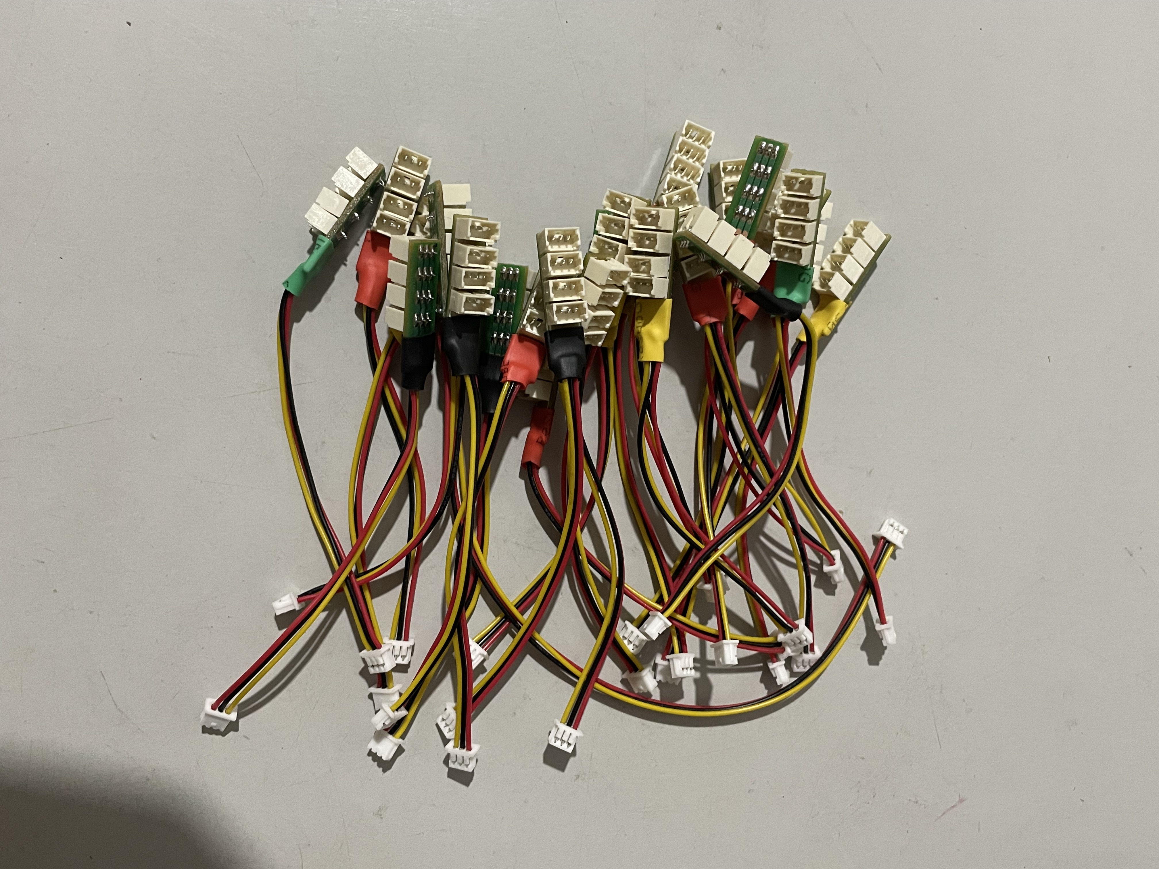 一分四接线pcb插座接口音响配件灯带网红灯高密度跑马灯旺旺音箱