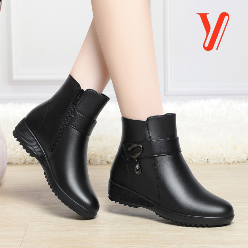 加绒真皮短靴女羊毛平跟软底防滑妈妈鞋中老年女靴怡菲意尔康女鞋