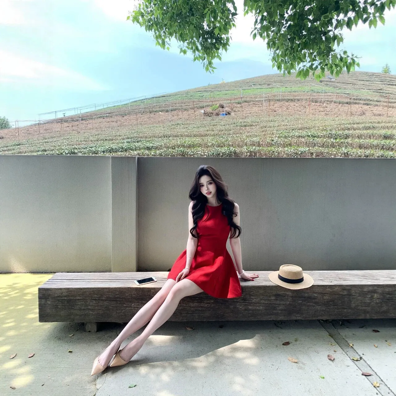 红色连衣裙女2026夏款法式千金感礼服红裙无袖收腰气质短裙女装夏