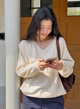 韩国大码女装胖mm秋装新品靓丽纯色V领宽松舒适羊毛针织毛衣1015