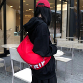 慵懒休闲月牙饺子包秋冬季 实用牛津布包大容量运动旅游牛角斜挎包