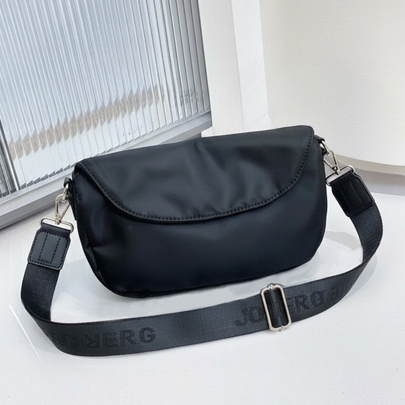 运动牛津布马鞍包秋冬季质感时尚轻便饺子包复古潮流宽肩带斜挎包