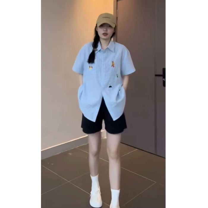 蓝色格子POLO领刺绣短袖衬衫女夏
