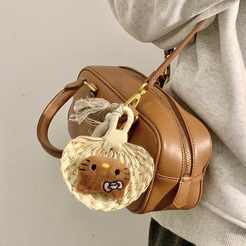 轻奢小众草编小猫流苏喜事篮挂件
