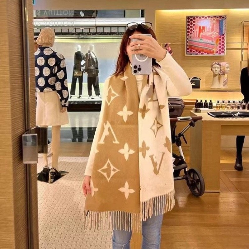 高定版百搭土星仿羊绒围巾女西太后双面秋冬字母披肩加大保暖加厚