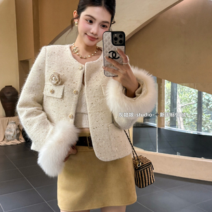 可拆卸毛袖 配胸花 Y5275–1 香风保暖羽绒服外套 灰姑娘小香风家