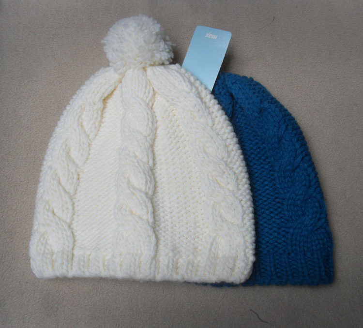 外贸球球麻花毛线帽冬季防寒棒针编织女贝雷帽登山骑行护耳帽子
