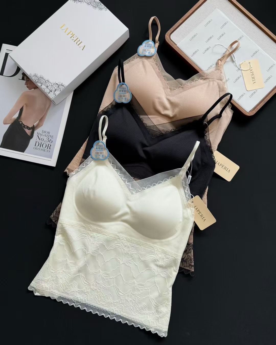 LP新款蕾丝花边镂空内衣女细肩带自带胸垫美背透气吊带