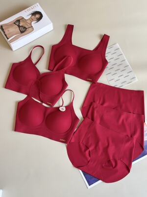 LP新年红色本命年红女士内衣套装无痕舒适透气美背女三角裤粉底液