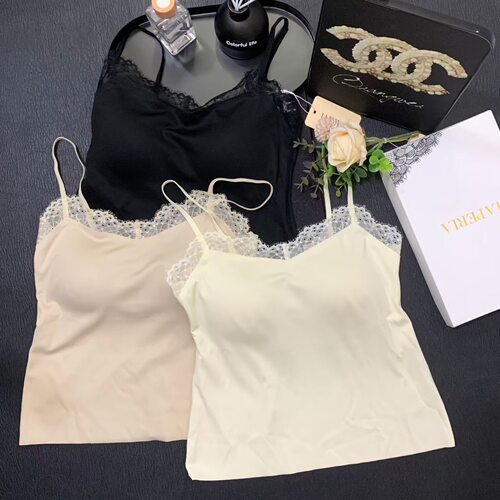 LaP2026春新款法式柔缎蕾丝边吊带背心女内搭带一体杯胸垫抹胸