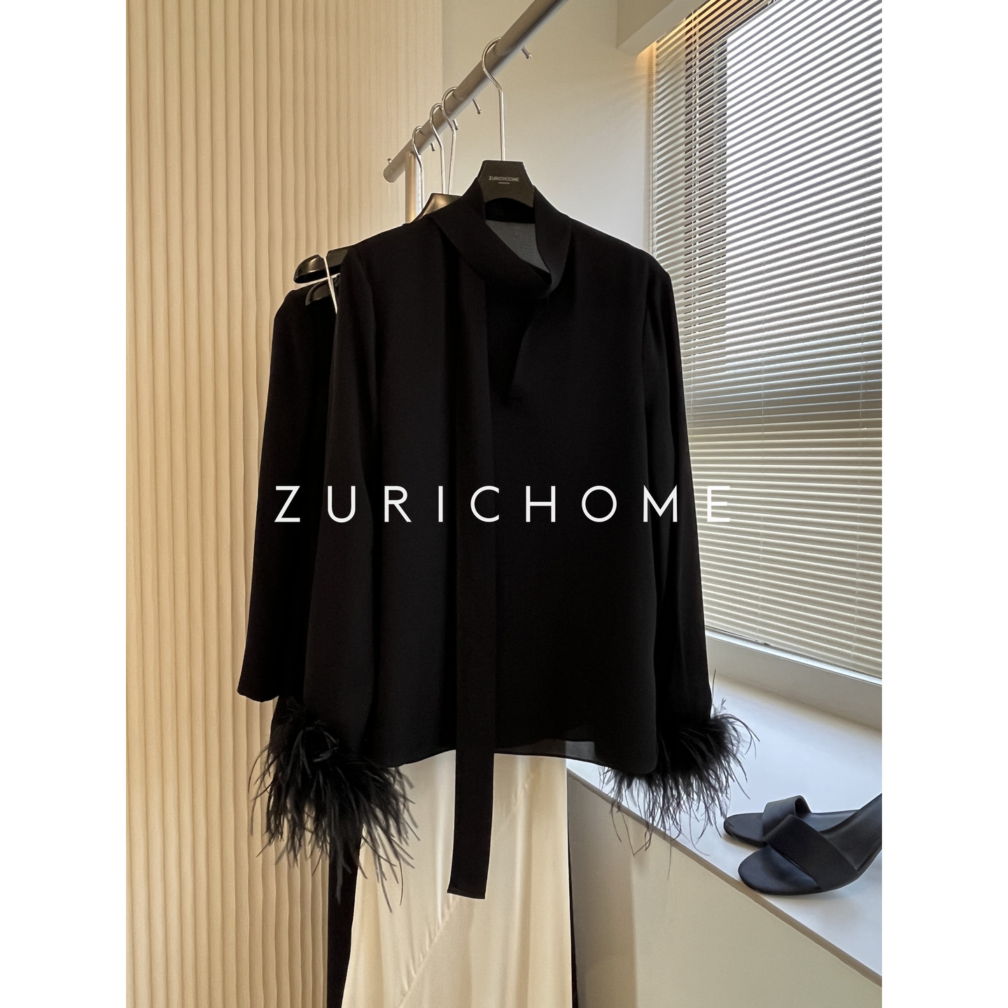 孤ZURICH HOME 重工重料 优雅灵动袖口拼鸵鸟毛 黑色飘带真丝上衣