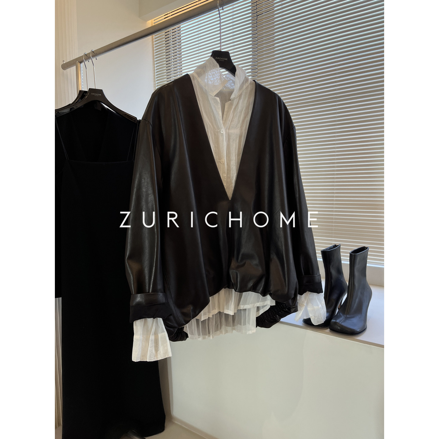 孤ZURICH HOME ROW系 简约不简单 下摆收褶深V领气质小羊皮上衣