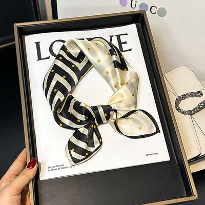 2026新款真丝桑蚕丝小方巾几何丝巾女春秋搭配衬衫护颈系脖领巾