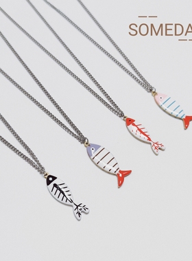 钛钢镀真金小鱼骨彩色珐琅项链女个性创意条纹吊坠情侣闺蜜锁骨链