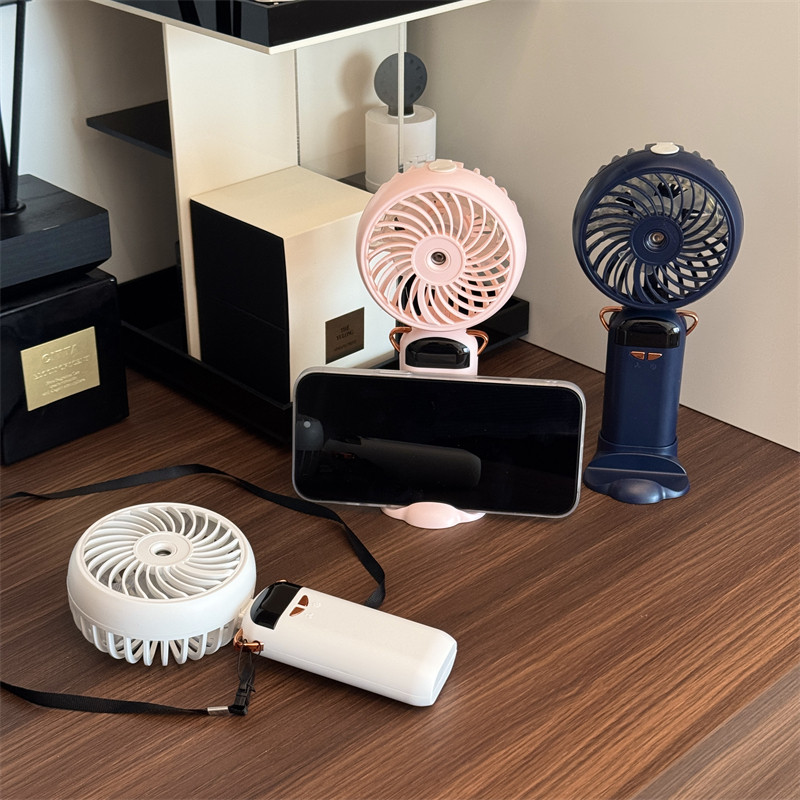 怕热星人妥妥入~便携加湿喷雾式LED数显风扇带手机支架手持风扇