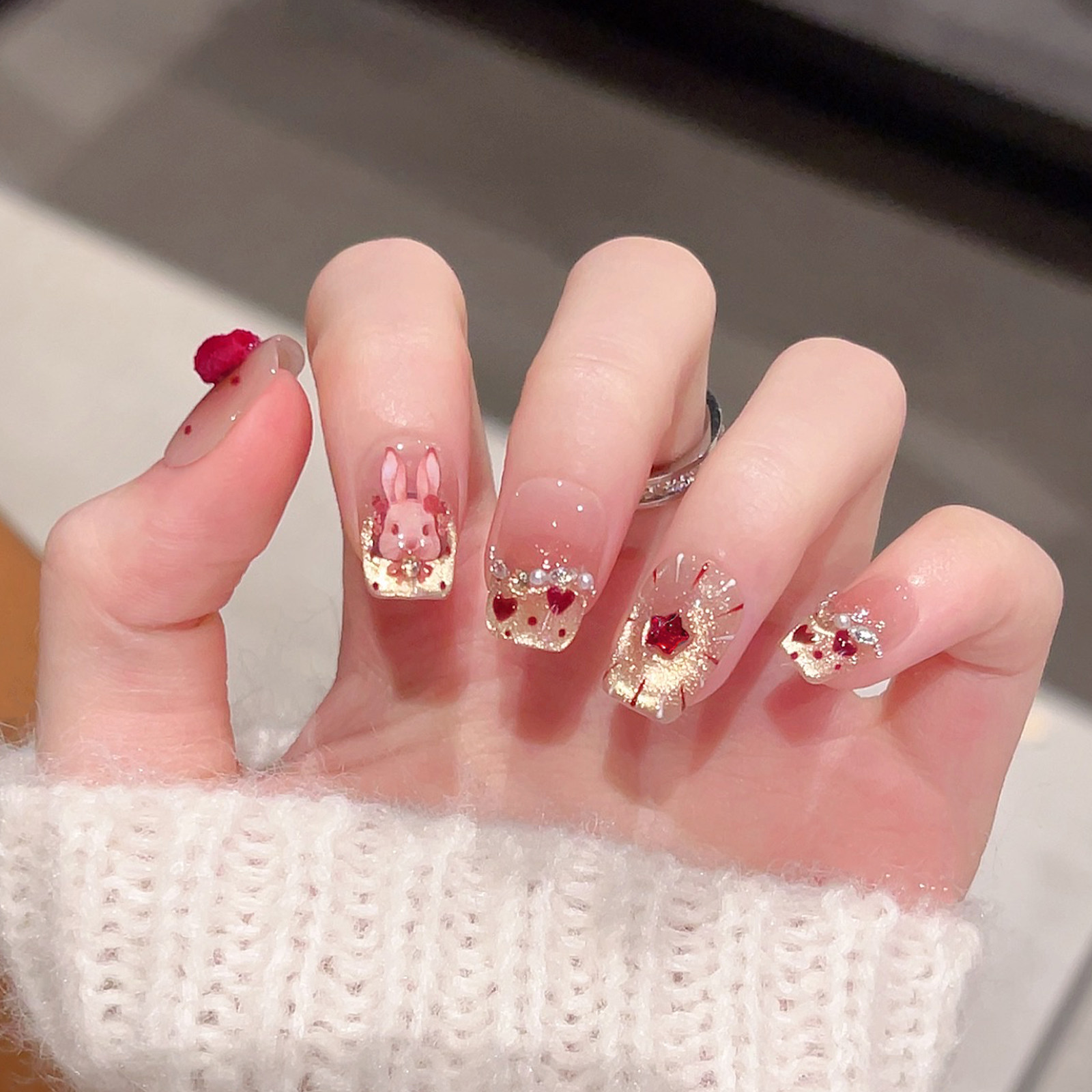云皙可爱兔子手工穿戴甲秋冬短款猫眼美甲2026新年红色显白指甲片,彩妆/香水/美妆工具,穿戴甲/甲片,淘宝优惠券,粉丝福利购,淘宝优惠卷