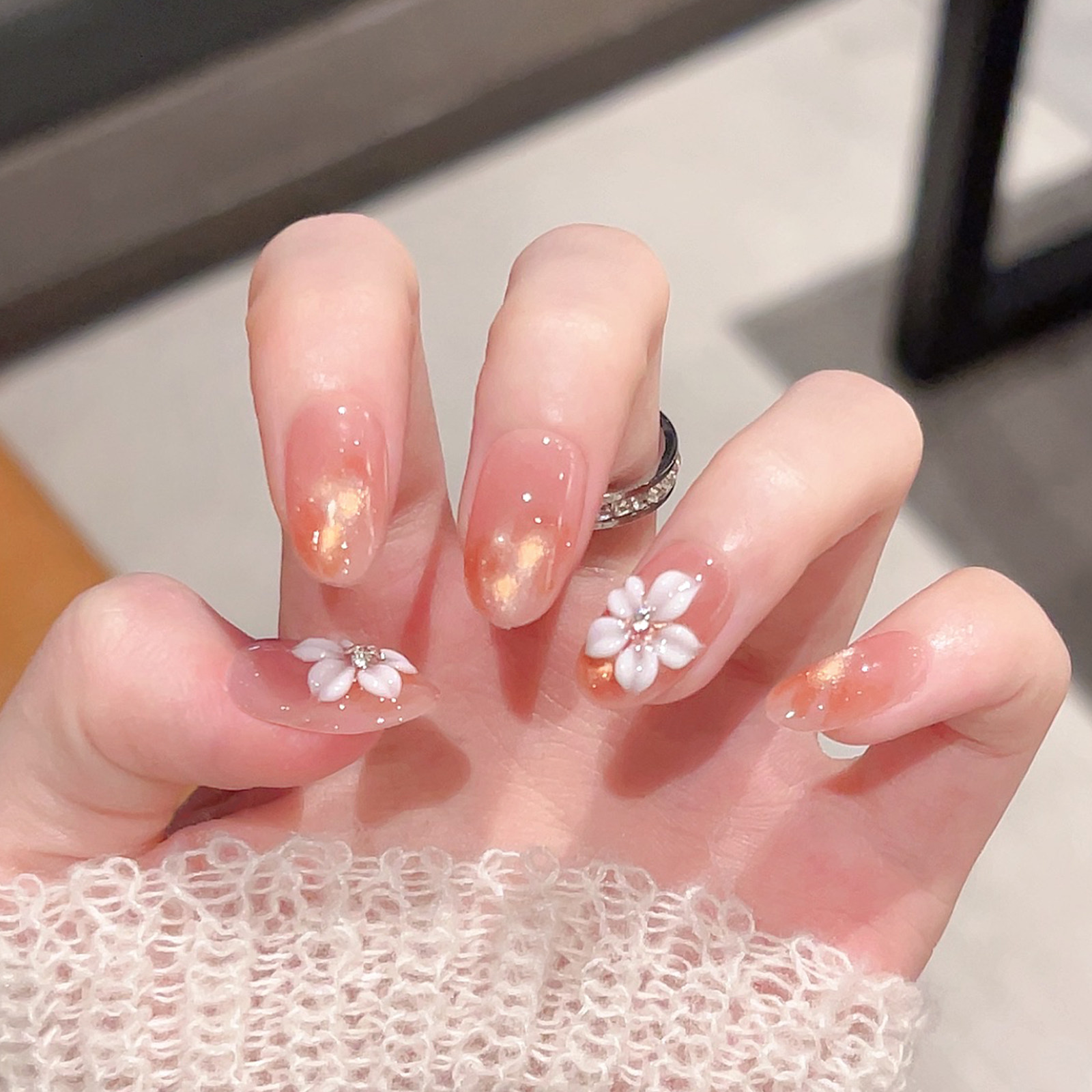 云皙琥珀晕染立体花朵手工穿戴甲短款冰透猫眼美甲中长假指甲贴片