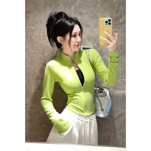 奥绒修身显瘦长袖T恤女冬2025新款辣妹小设计牛油果绿内搭打底衫