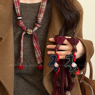 鸿运当头 毛衣链本命年配饰 红色格纹布艺小马吊坠项链女秋冬长款