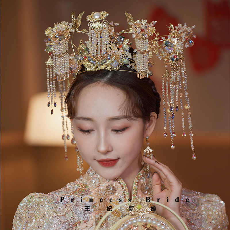 金色凤冠水晶新款中式秀禾服饰品新娘结婚头饰出阁敬酒婚纱照配饰