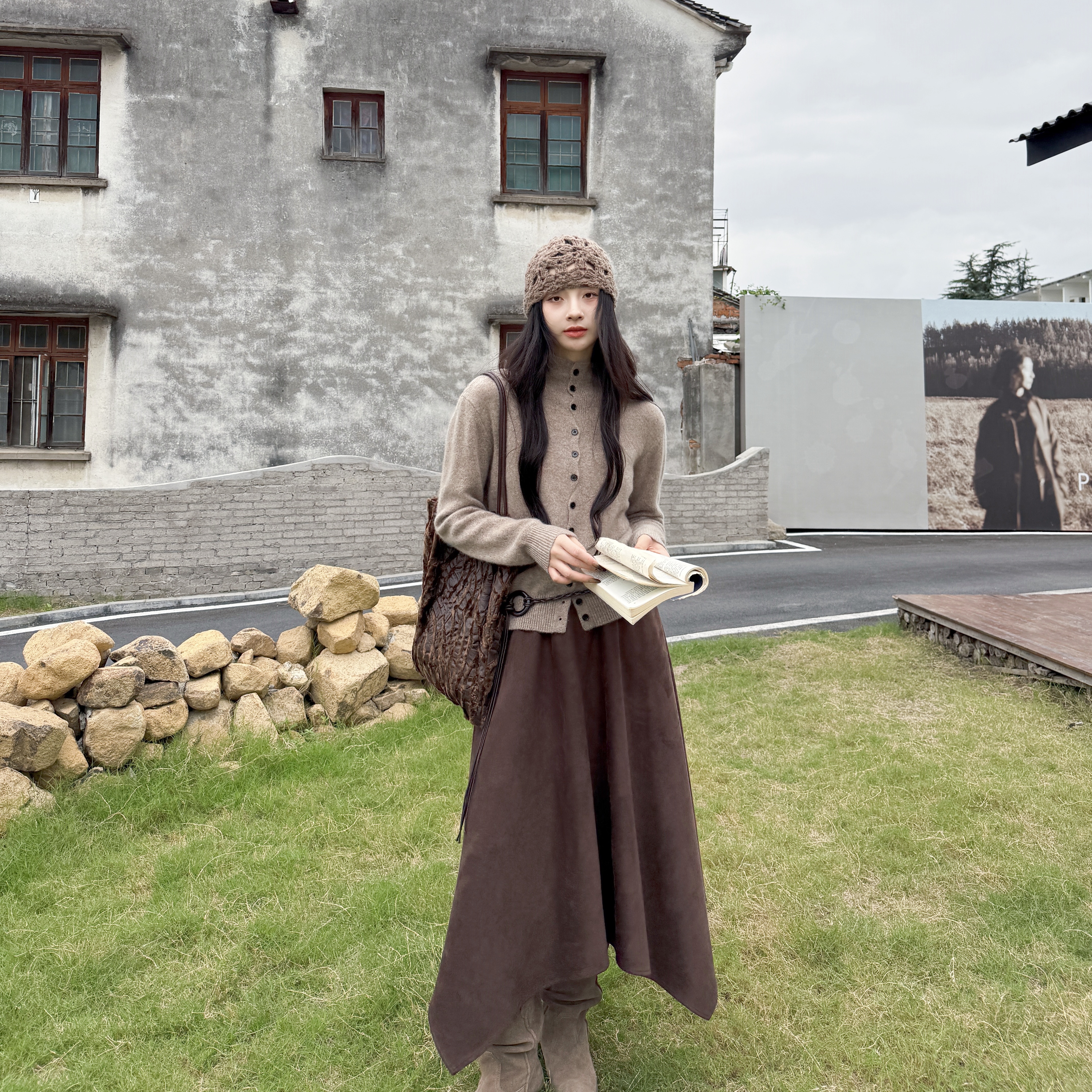 焦糖拿铁丨100山羊绒丨半高领异形扣羊绒开衫秋冬柔软毛衣-MY6361