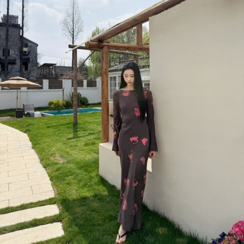 花落深巷丨100桑蚕丝丨45°斜裁丨真丝双绉度假氛围感连衣裙-6801